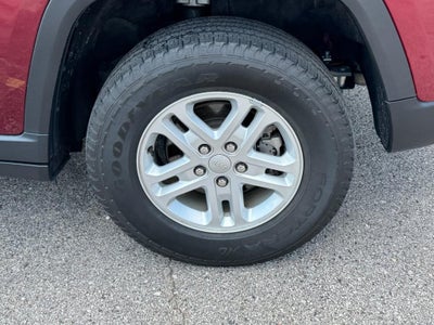 2023 Jeep Grand Cherokee Laredo 4x4