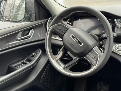 2023 Jeep Grand Cherokee Laredo 4x4