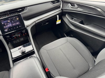 2023 Jeep Grand Cherokee Laredo 4x4