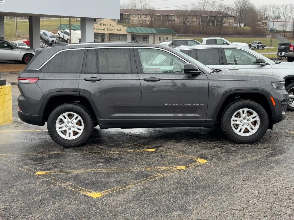 2023 Jeep Grand Cherokee Laredo 4x4