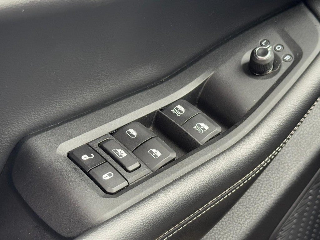 2023 Jeep Grand Cherokee Laredo 4x4