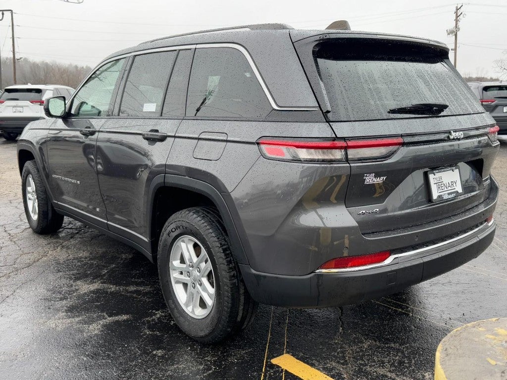 2023 Jeep Grand Cherokee Laredo 4x4
