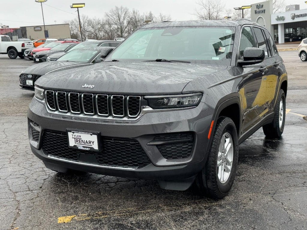 2023 Jeep Grand Cherokee Laredo 4x4