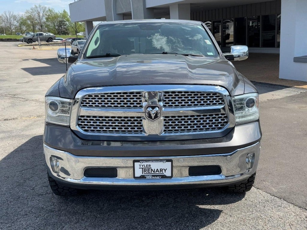 2017 RAM 1500 Laramie 4x4 Crew Cab 5'7" Box