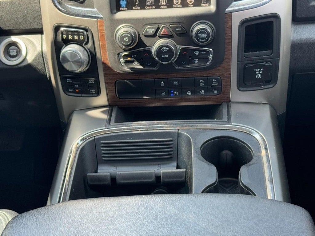 2017 RAM 1500 Laramie 4x4 Crew Cab 5'7" Box