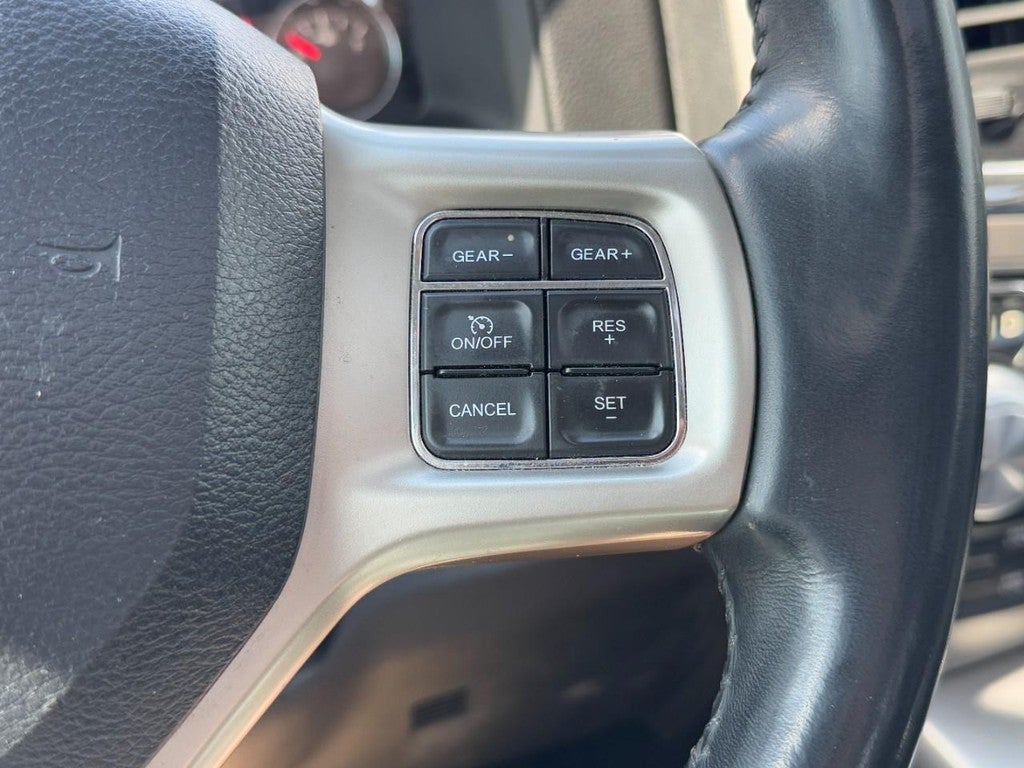 2017 RAM 1500 Laramie 4x4 Crew Cab 5'7" Box