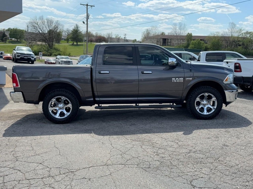 2017 RAM 1500 Laramie 4x4 Crew Cab 5'7" Box