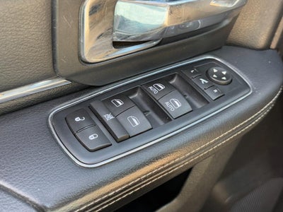 2017 RAM 1500 Laramie 4x4 Crew Cab 5'7" Box