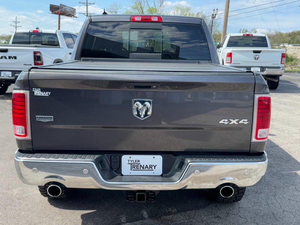 2017 RAM 1500 Laramie 4x4 Crew Cab 5'7" Box