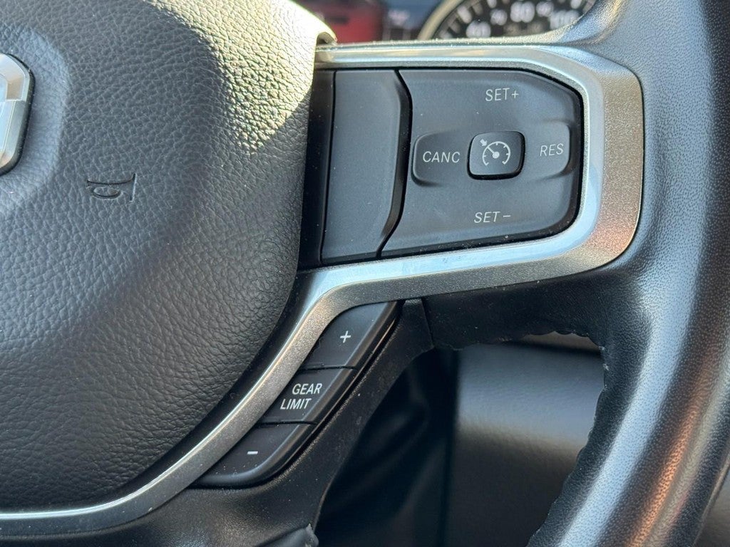 2022 RAM 1500 Laramie 4x4 Crew Cab 5'7" Box