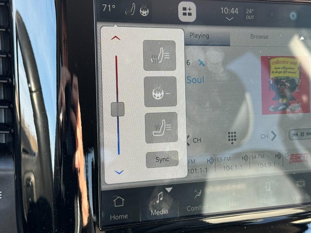 2022 RAM 1500 Laramie 4x4 Crew Cab 5'7" Box