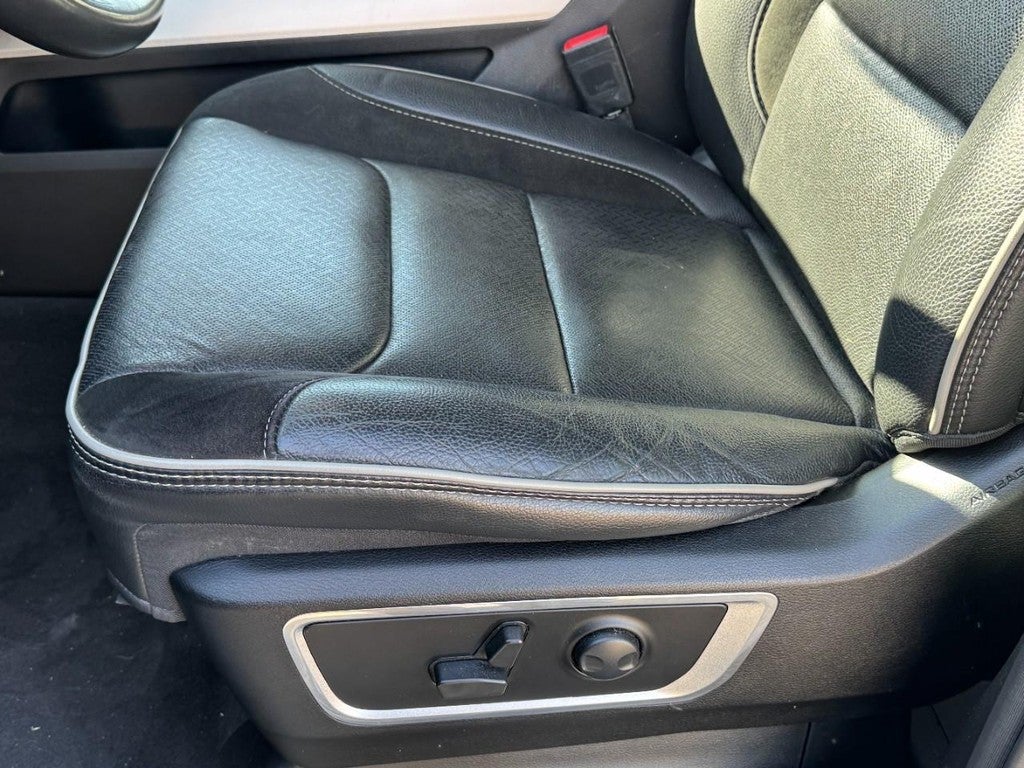 2022 RAM 1500 Laramie 4x4 Crew Cab 5'7" Box