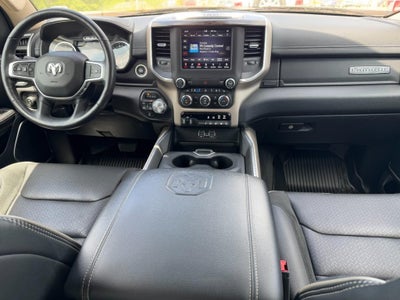 2020 RAM 1500 Laramie 4x4 Crew Cab 5'7" Box