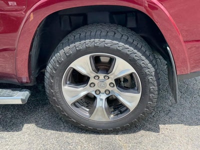 2020 RAM 1500 Laramie 4x4 Crew Cab 5'7" Box