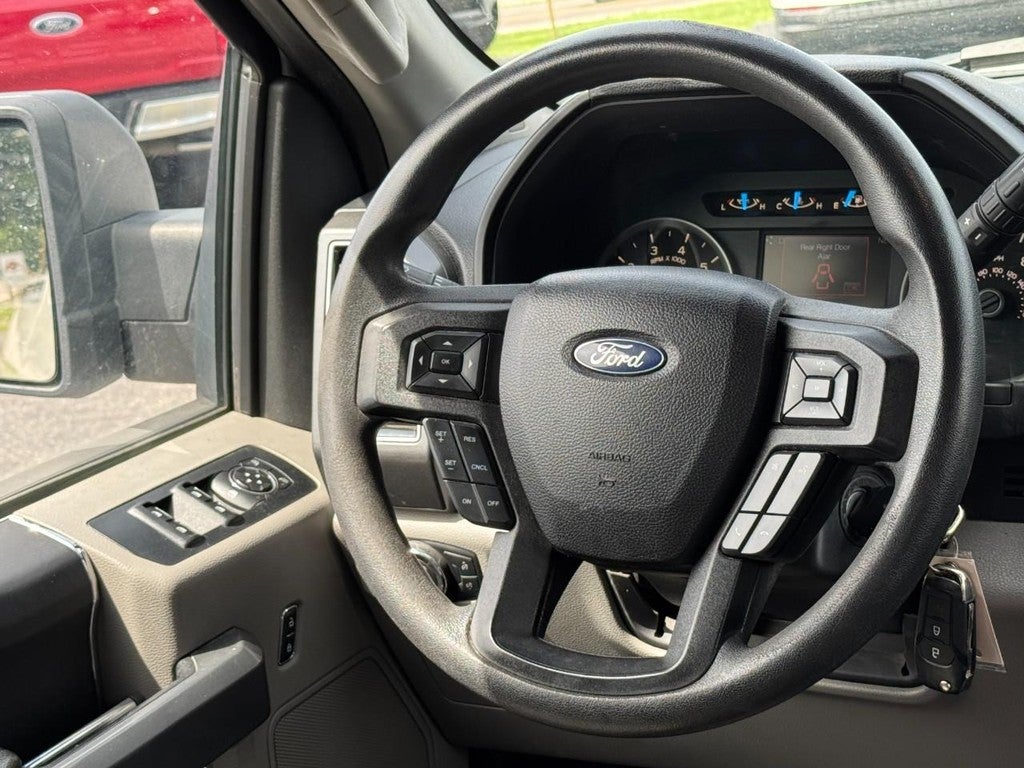2017 Ford F-150 4WD SuperCrew Box