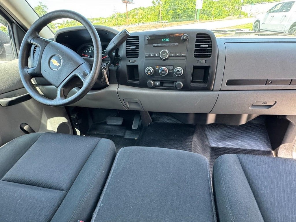 2013 Chevrolet Silverado 1500 2WD Reg Cab 133.0" Work Truck