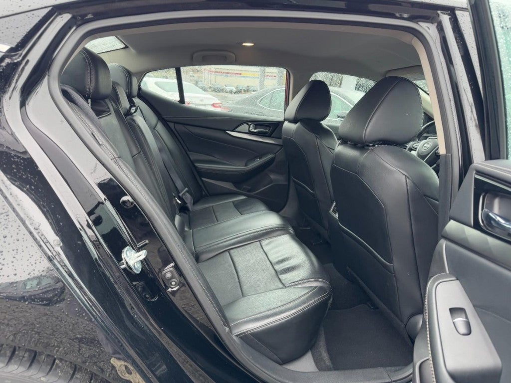 2023 Nissan Maxima SV CVT
