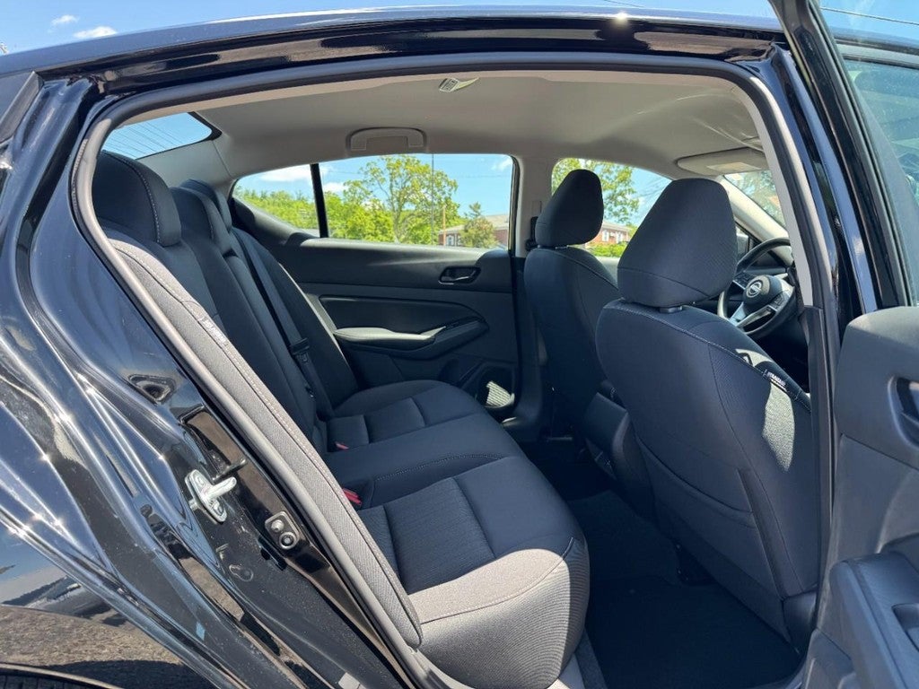 2024 Nissan Altima 2.5 SV Sedan