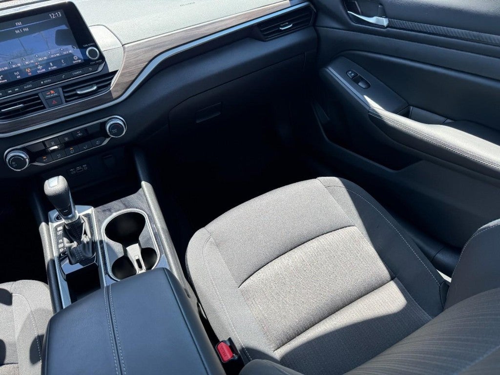 2024 Nissan Altima 2.5 SV Sedan