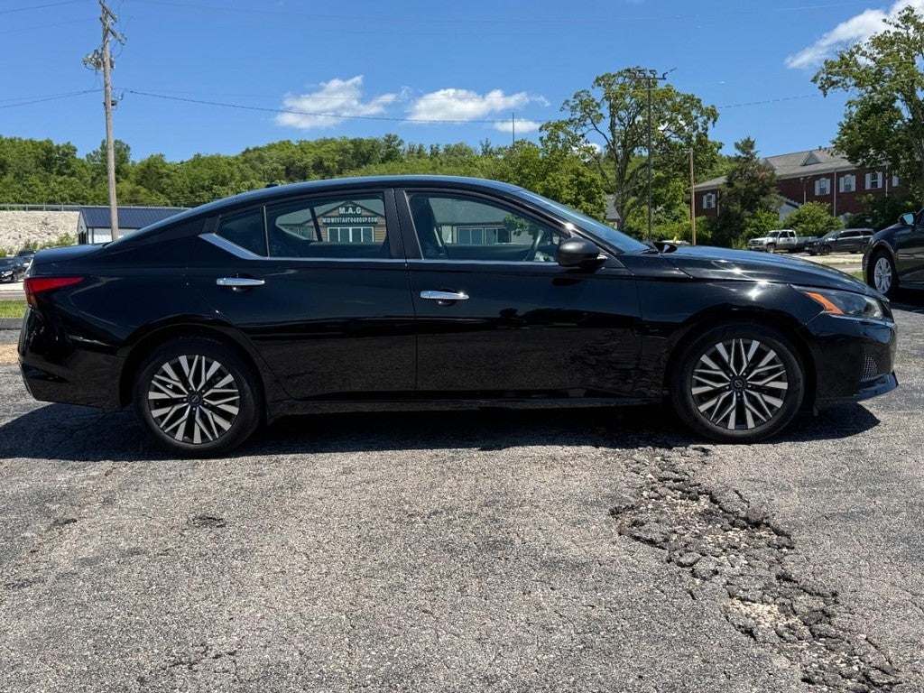 2024 Nissan Altima 2.5 SV Sedan