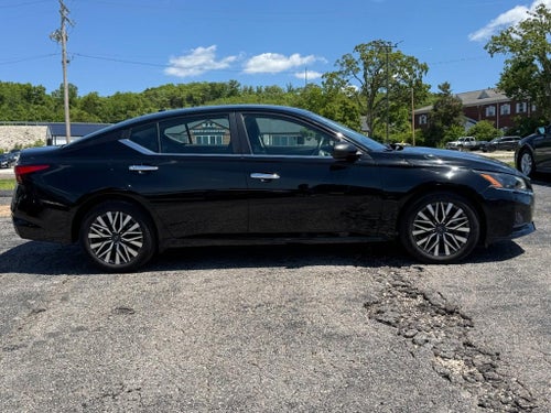 2024 Nissan Altima 2.5 SV Sedan