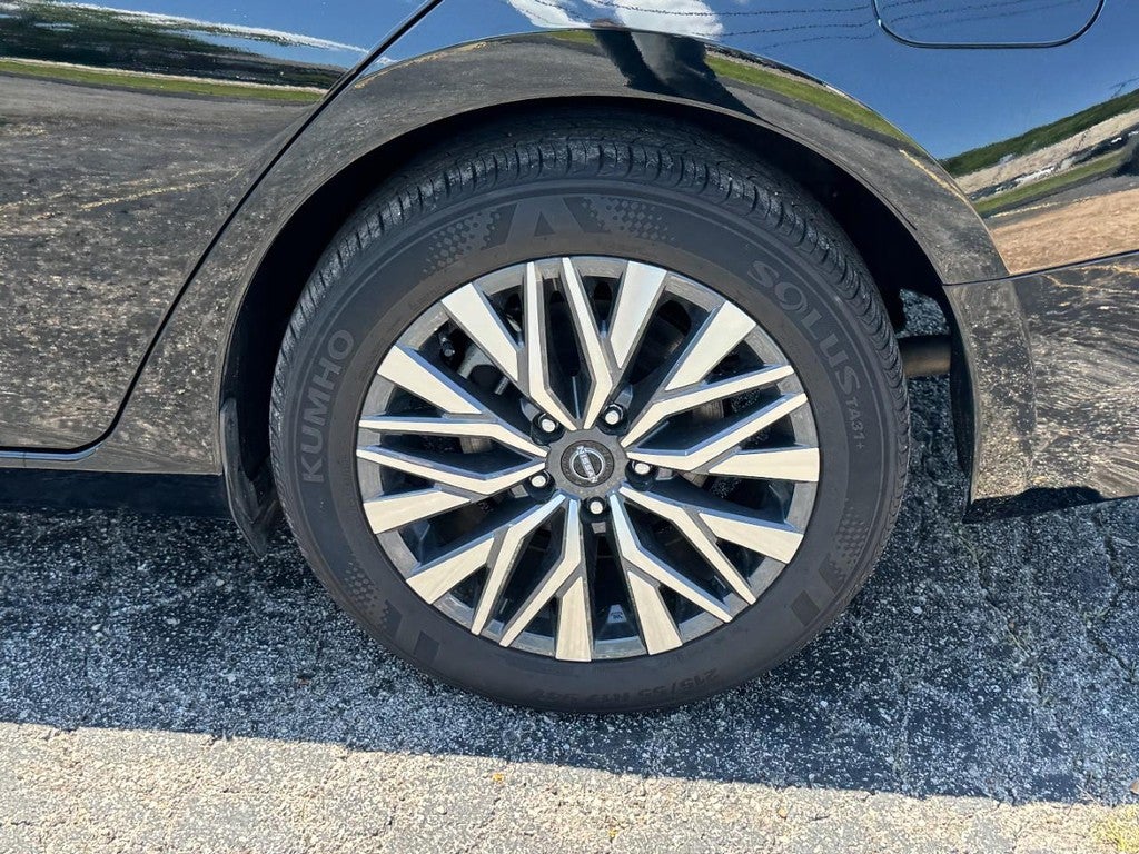 2024 Nissan Altima 2.5 SV Sedan