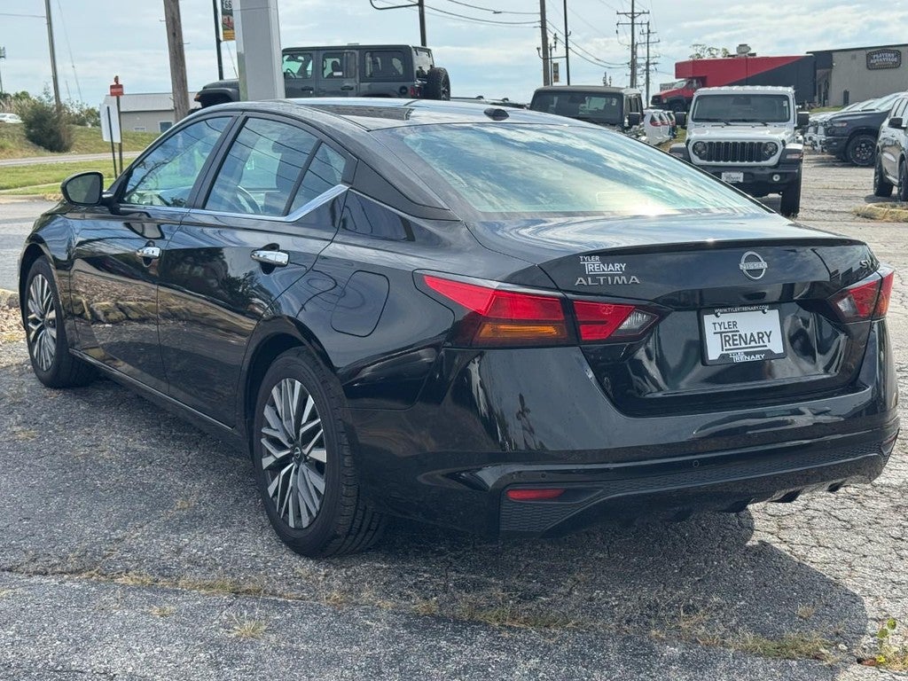 2024 Nissan Altima 2.5 SV Sedan