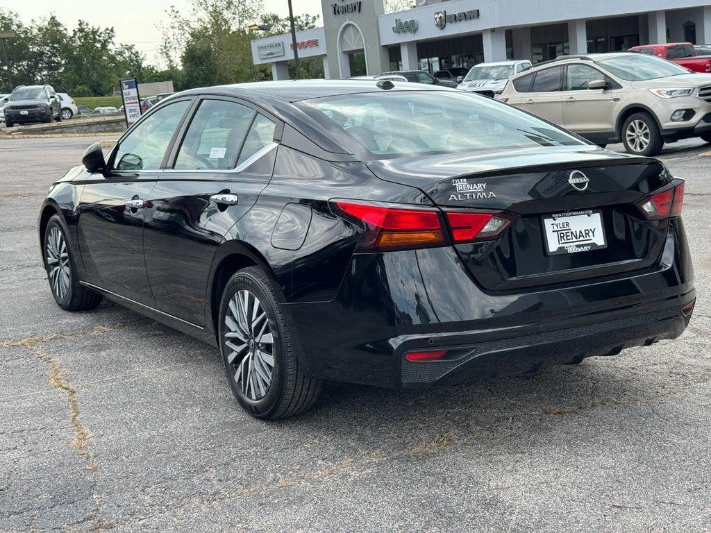 2024 Nissan Altima 2.5 SV Sedan