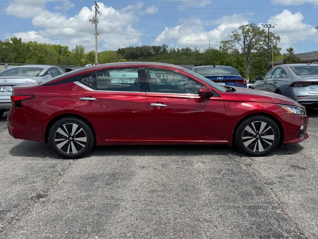 2020 Nissan Altima 2.5 SV Sedan