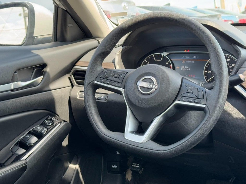 2023 Nissan Altima 2.5 SV Sedan