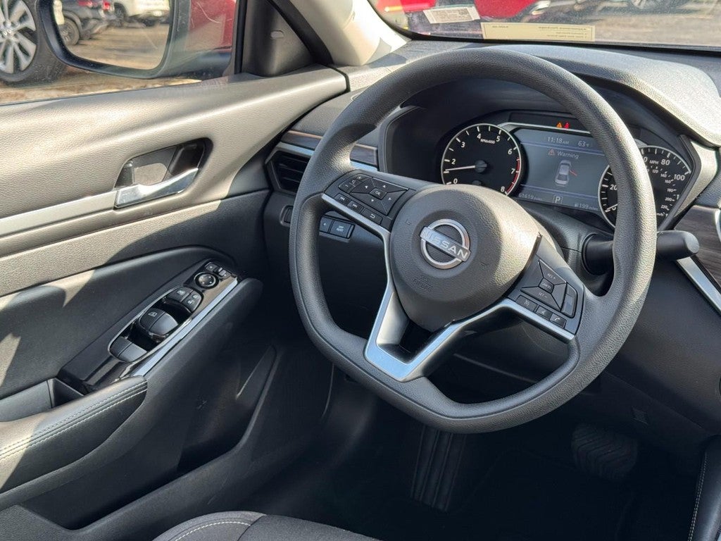 2023 Nissan Altima 2.5 SV Sedan