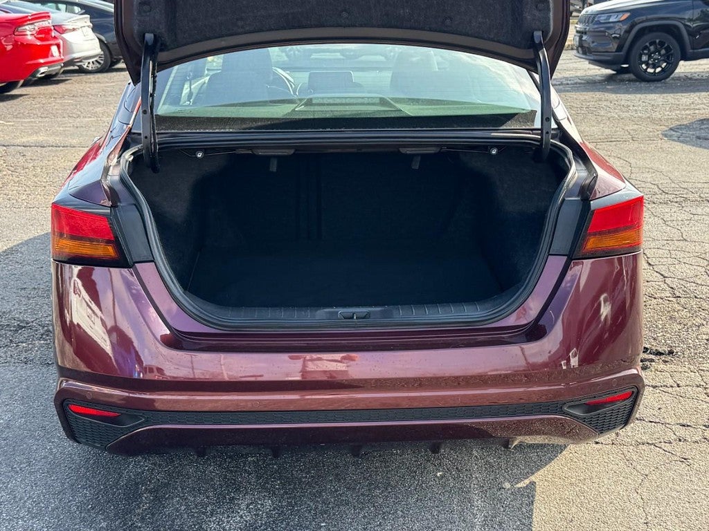 2023 Nissan Altima 2.5 SV Sedan