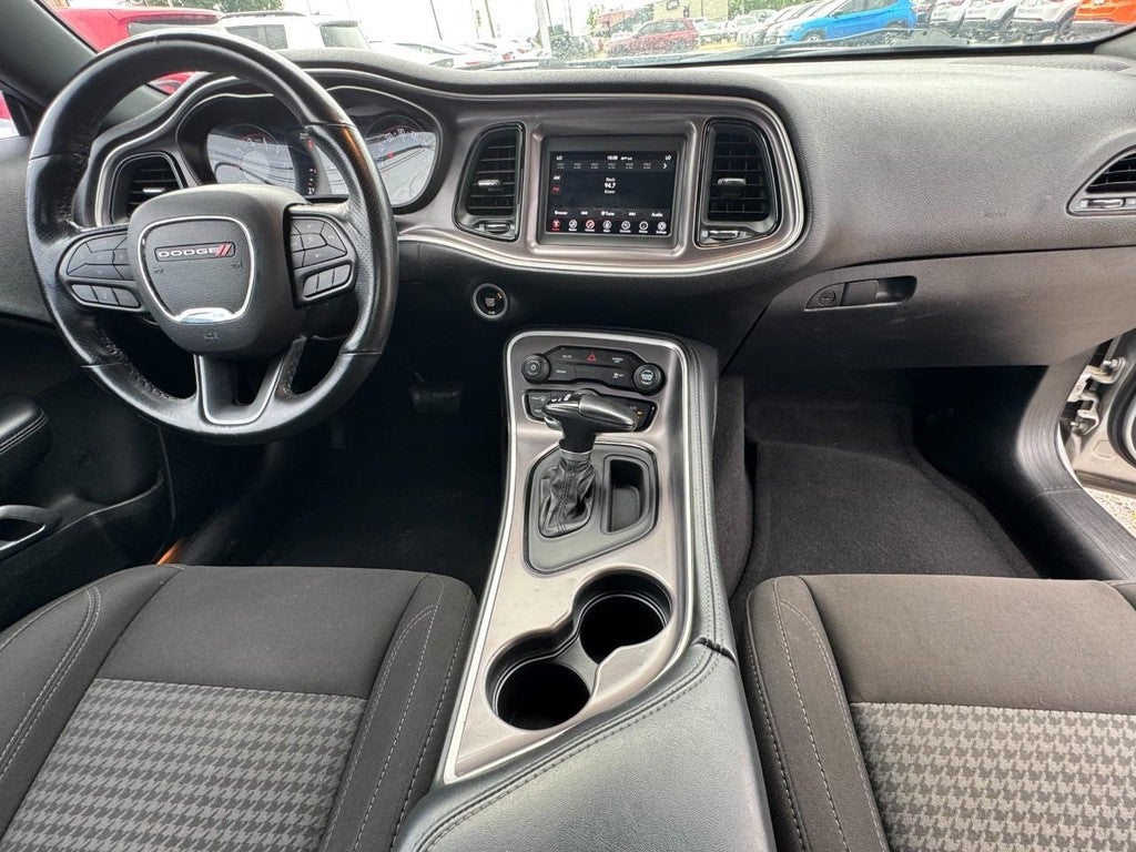 2021 Dodge Challenger SXT RWD