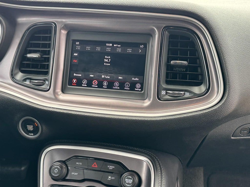 2021 Dodge Challenger SXT RWD