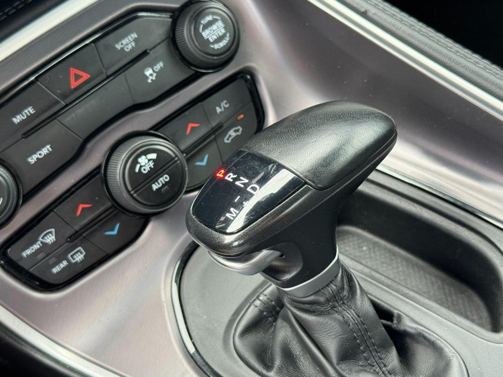 2021 Dodge Challenger SXT RWD