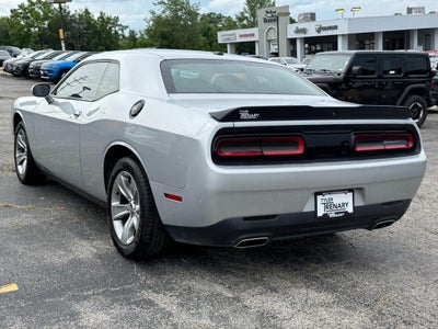 2021 Dodge Challenger SXT RWD