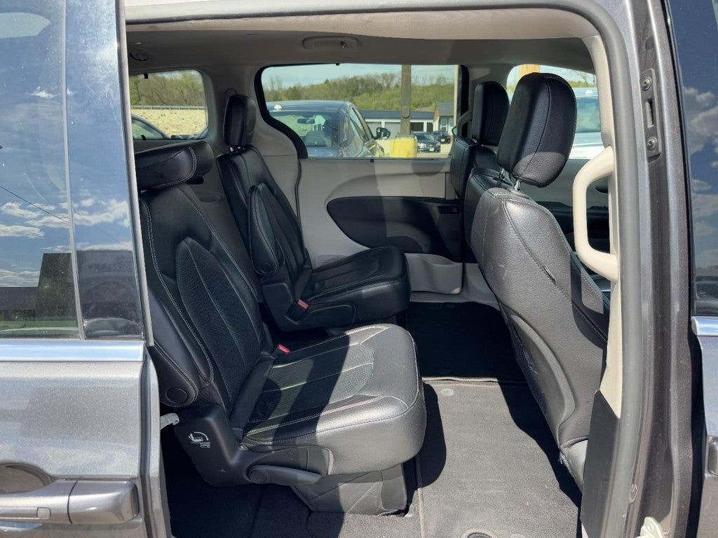 2022 Chrysler Pacifica Touring L FWD