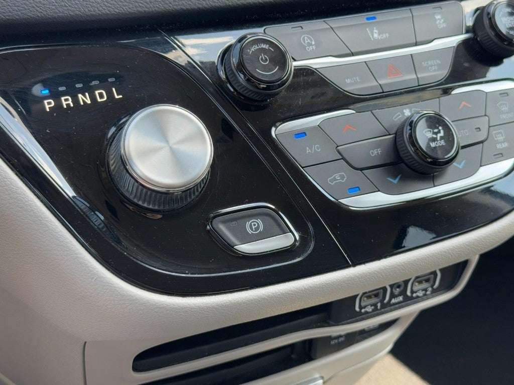2022 Chrysler Pacifica Touring L FWD