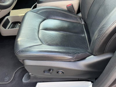 2022 Chrysler Pacifica Touring L FWD