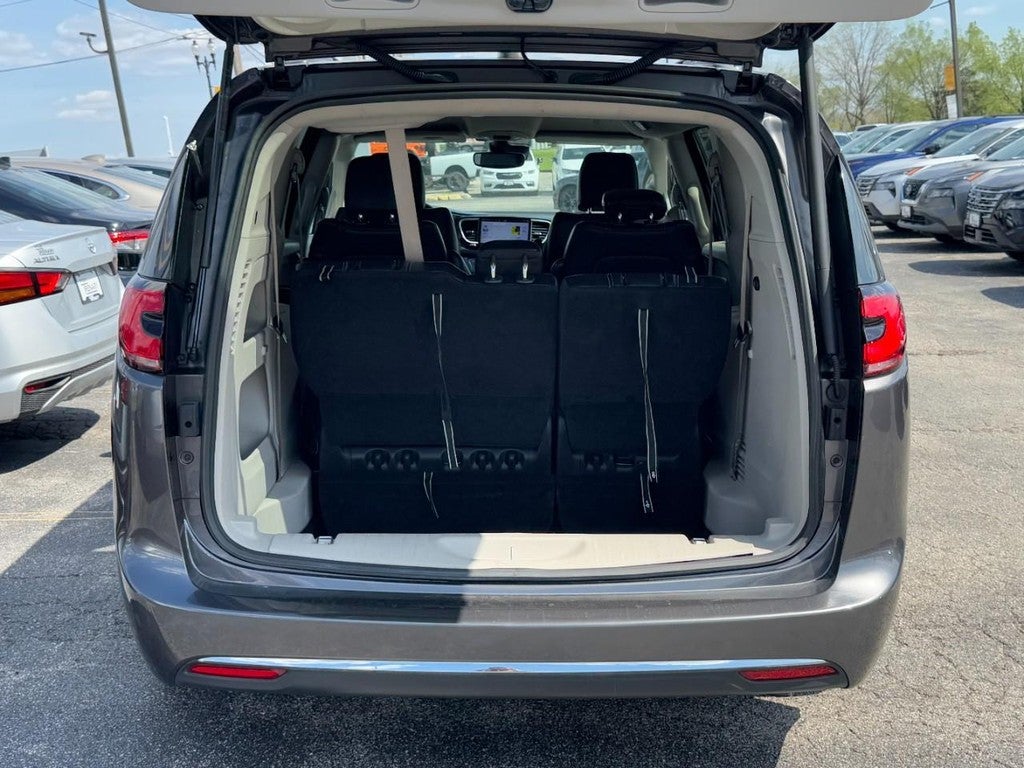 2022 Chrysler Pacifica Touring L FWD
