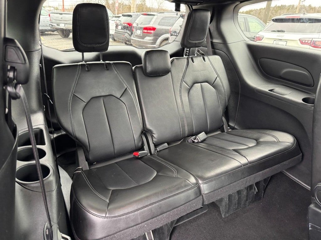 2025 Chrysler Pacifica Select FWD