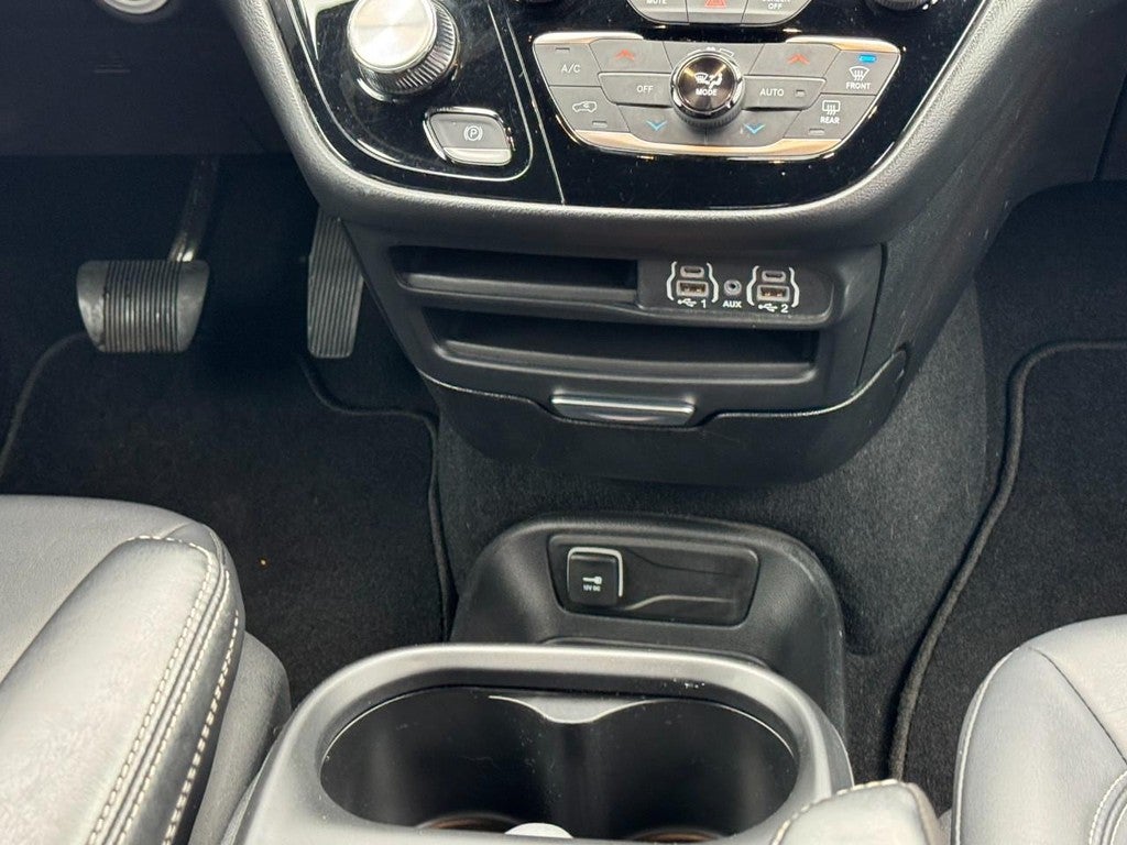 2025 Chrysler Pacifica Select FWD