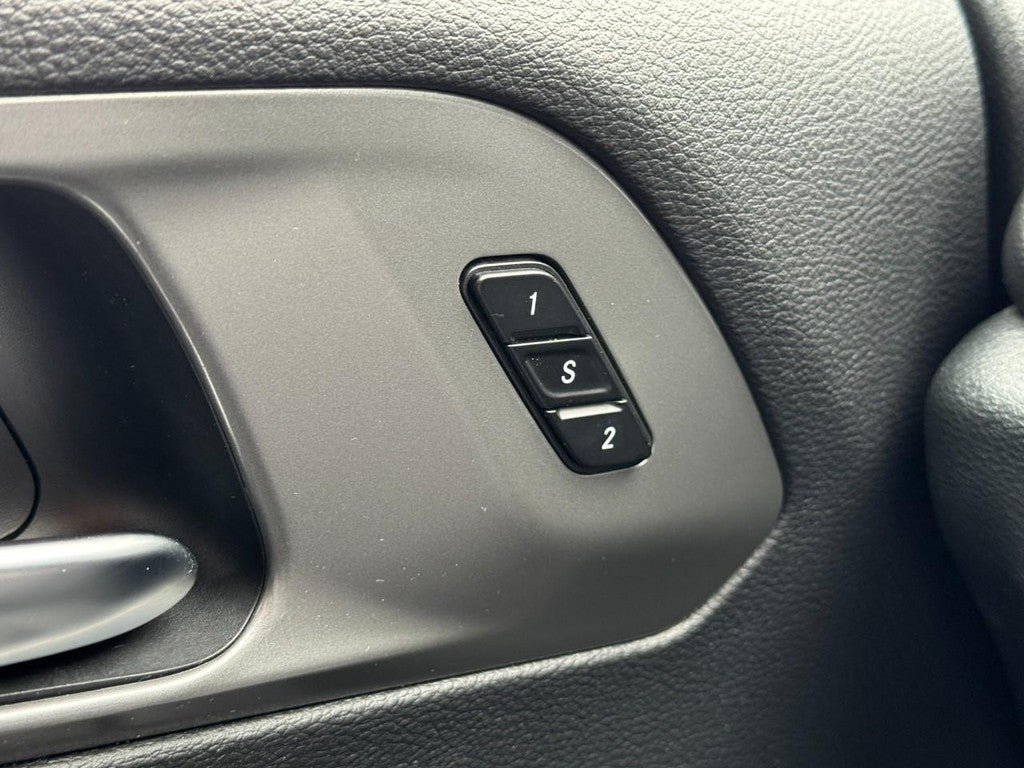 2025 Chrysler Pacifica Select FWD