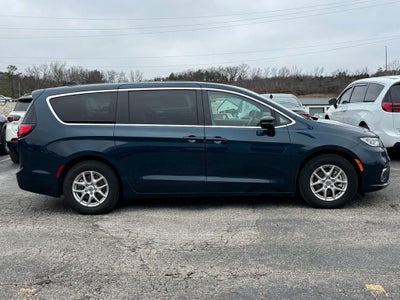 2025 Chrysler Pacifica Select FWD