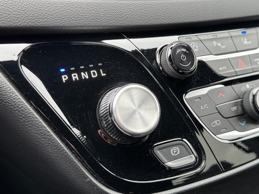 2025 Chrysler Pacifica Select FWD