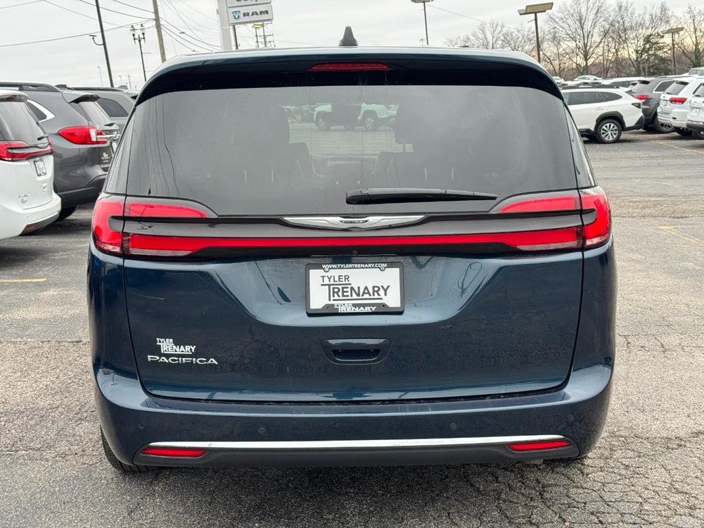 2025 Chrysler Pacifica Select FWD