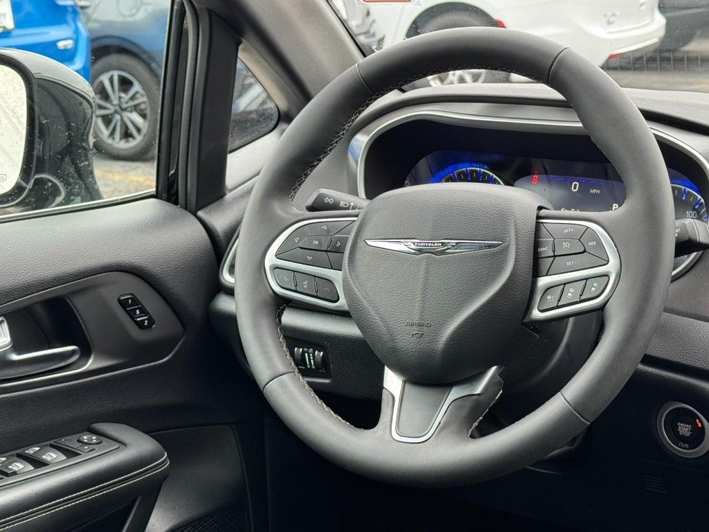 2025 Chrysler Pacifica Select FWD