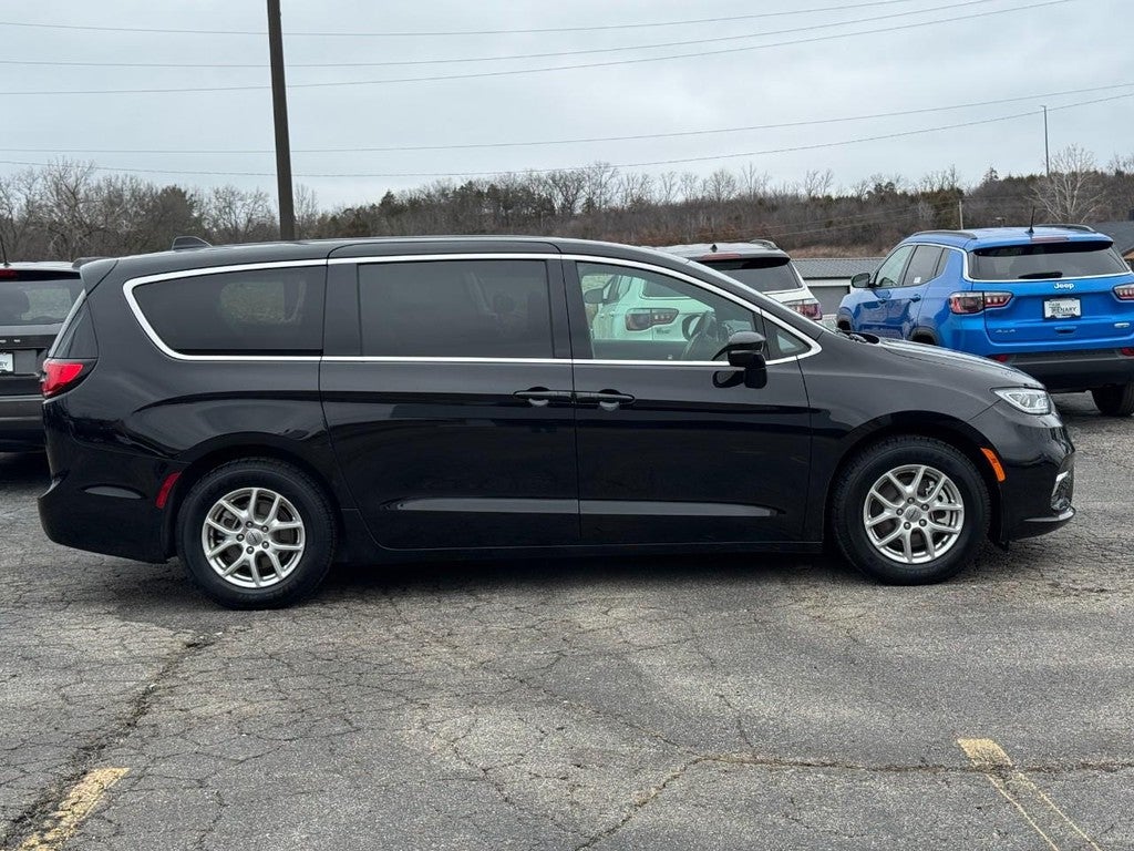 2025 Chrysler Pacifica Select FWD