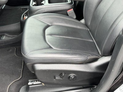 2025 Chrysler Pacifica Select FWD