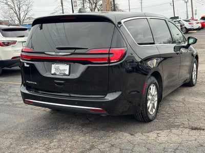2025 Chrysler Pacifica Select FWD